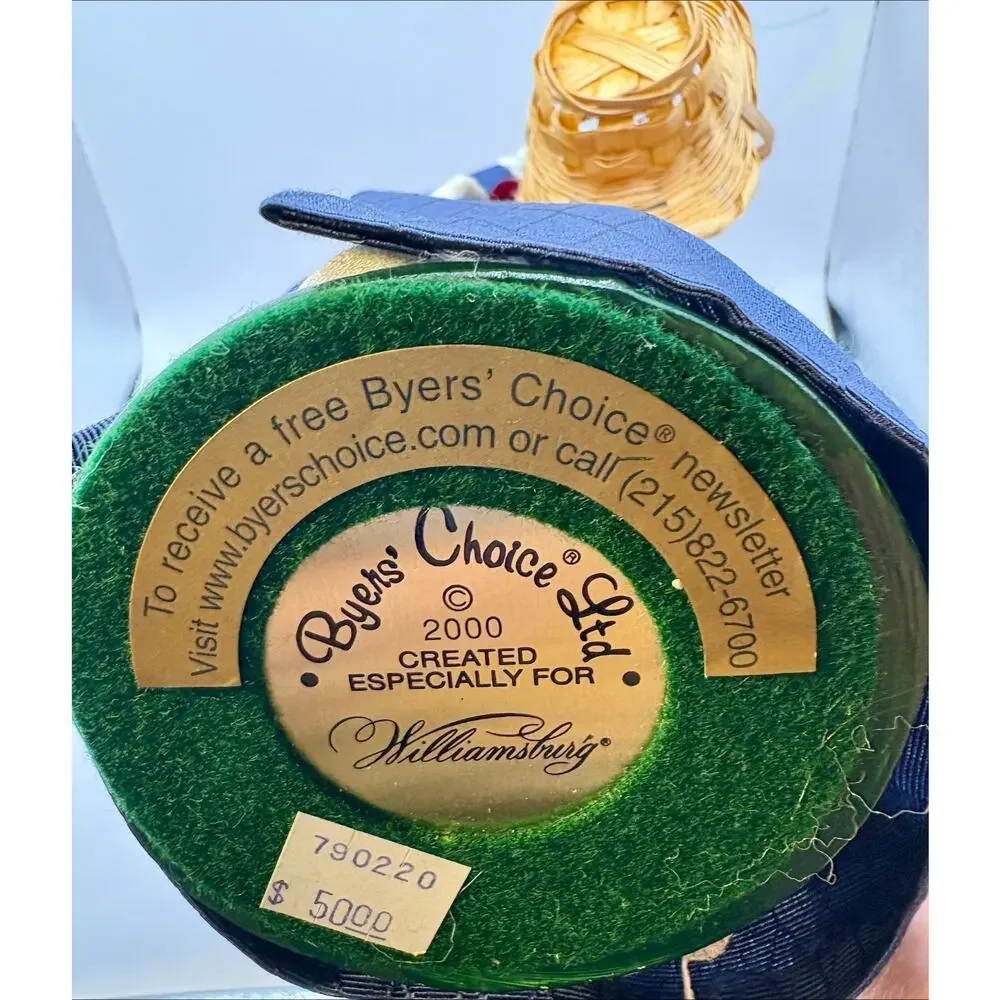 Byers Choice 2000 Exclusive Williamsburg Elderly Woman Signed Byers and Dated